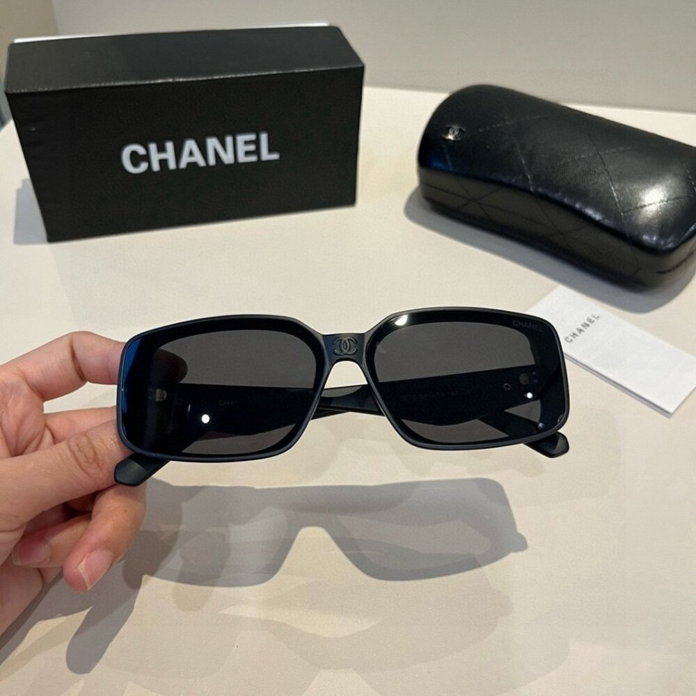 Chanel women's sunglasses🔥🔥🔥 - Picture 5 of 9